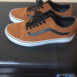 VANS OLD SKOOL SKATE SNEAKERS